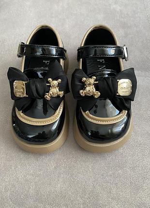 Туфлі лакові