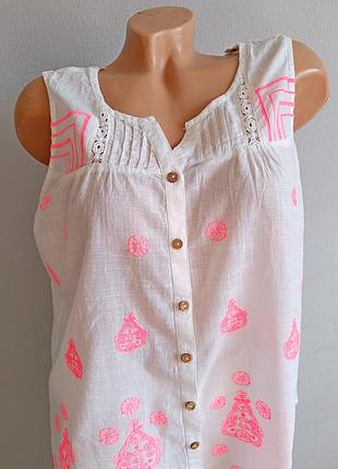 Блуза 100% хлопок с вышивкой.