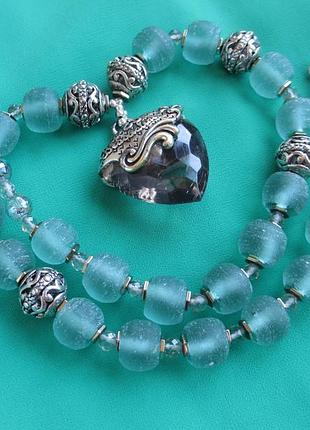 Кольє з африканських намистин кробо з підвіскою під рухтопаз
