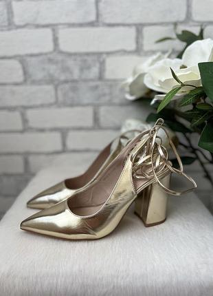 Шикарні босоніжки