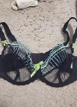 Бюстгальтер