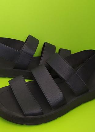 Чорні босоніжки сандалії гумки на низькому ходу, 39