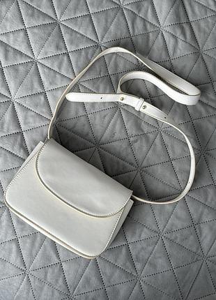 Біла сумка через плече braska, доволі вмістка розмір 19*16