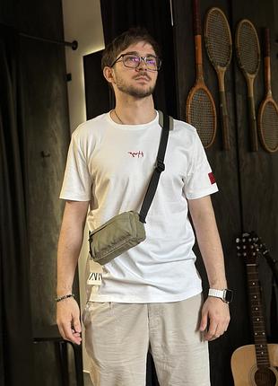 Zara  не велика сумка-мессенджер, кольору хакі.