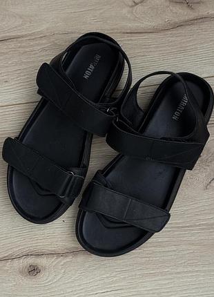 Чорні сандалі miraton на липучках