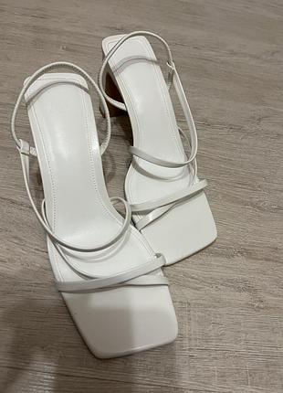 Босоніжки жіночі брендові н&м 36 розмір, нові