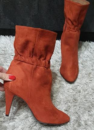 Стильные сапожки tamani minelli нат.замша р.39.