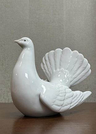 Фарфоровая статуэтка lladro «голубь мира».