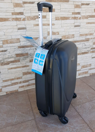 Классическая модель чемоданы wings  black5 фото