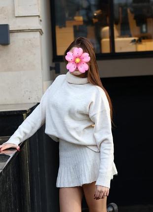 Стильний бежевий в’язаний костюм зі спідницею, s-m