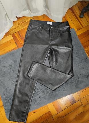 Черные кожаные штаны