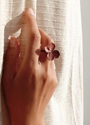 Медная кольца с настоящей гортензией