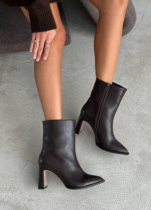Ботильоны женские коричневые натуральная кожа / демисезонные ботильоны шоколадного цвета из натуральной кожи / коричневые ботильоны на каблуке