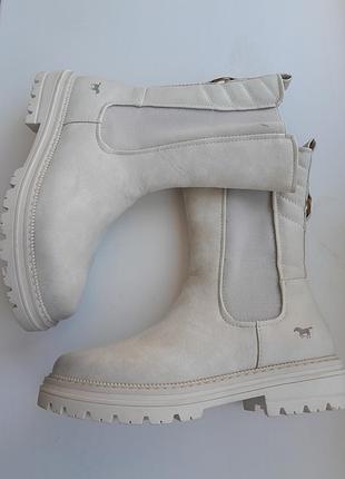 Ботинки 37р mustang