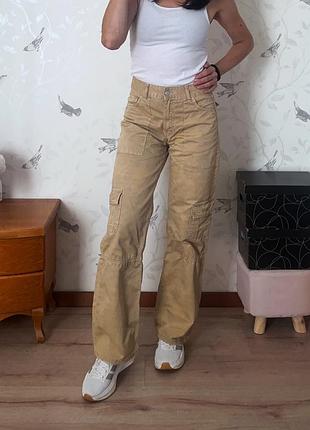 Коттоновые брюки карго с карманами zara