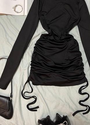 Чорне плаття міні вечірнє