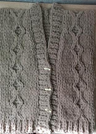 Жилетка из плюшевой пряжи alize puffy fine