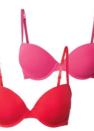 Набір жіночих бюстгальтерів