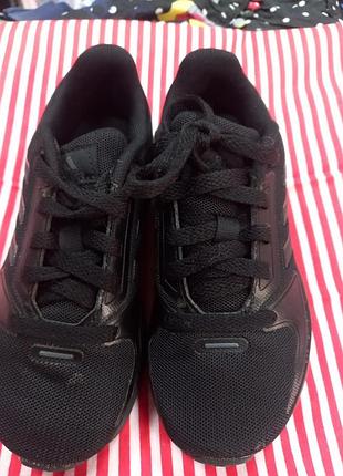 Детские кроссовки