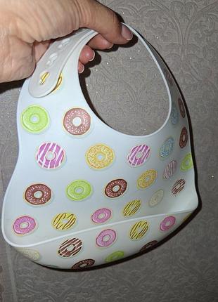 Слюнявчик силиконовый