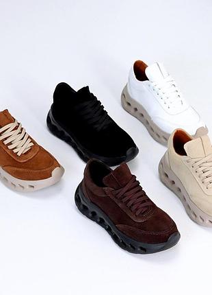 Жіночі замшеві кросівки