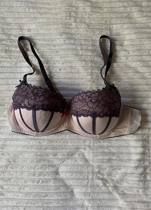 Бьстгальтер , білизна жіноча