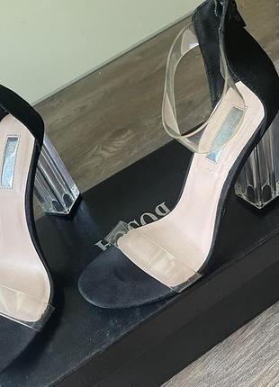 Босоножки на прозрачном каблуке