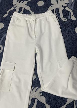 Білі штани карго джогери з карманами високої якості
