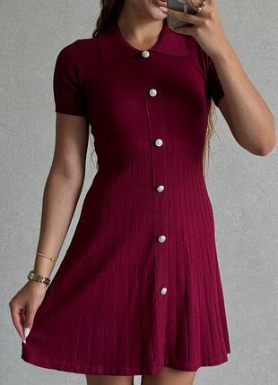 Стильное элегантное платье с воротником