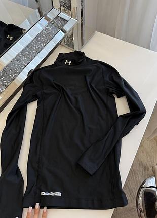 Дуже стильний лонгслів under armour