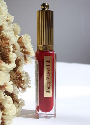 ♥️ темная красная матовая классическая стойкая жидкая помада bourjois rouge velvet ink liquid lipstick 10 re(d)belle