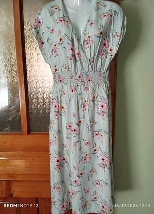 Красиве легке плаття з тонкого котону