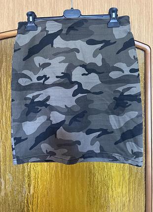 Спідниця олівець фірми house камуфляжний принт