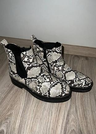 Ботинки женские