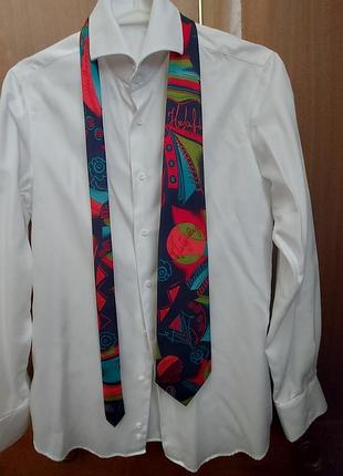 Яскрава краватка