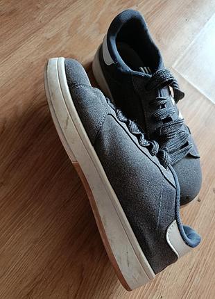 Кроссовки типа adidas 3