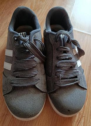 Кроссовки типа adidas 2