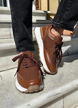 Женские кроссовки эко кожа на шнуровке