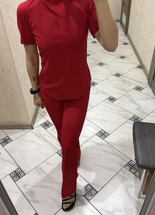 Костюм класичний червоний
