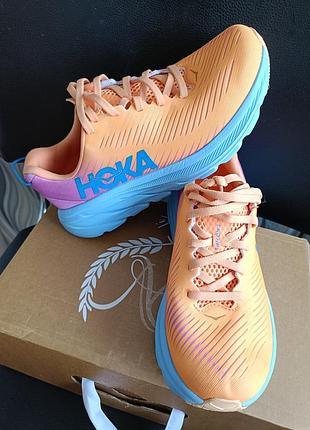 Кроссовки брендовые