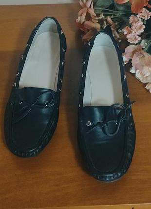 Туфлі типу мокасини