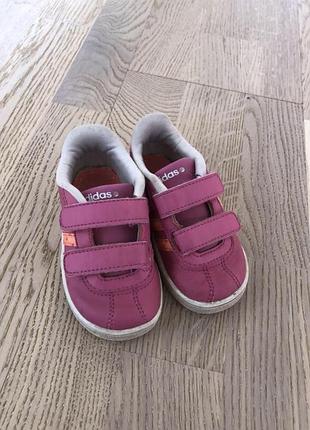 Оригінальні кросівки adidas на дівчинку 21 розмір