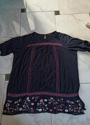 Туніка з вишивкою