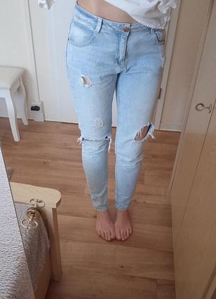 Джинси рвані бойфренди