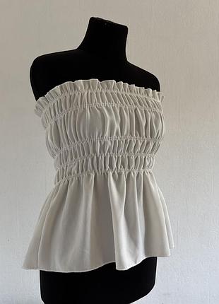 Топ з воланом