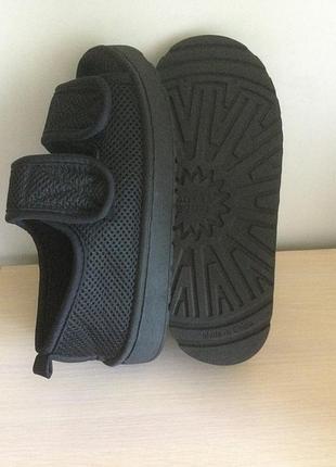 Нове діабетичне взуття для проблемних чутливих ніг.