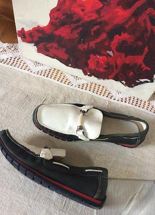 Женские кожаные лоферы 42 размер