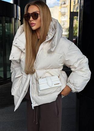 Женский качественный теплый пуффер пуховик объемная дутая куртка курточка с карманами и капюшоном