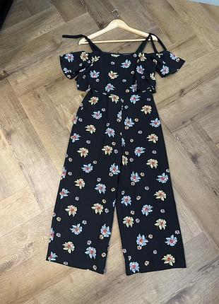 Жіночий комбінезон з кюлотами в квіти