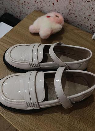 Туфлі для дівчинки